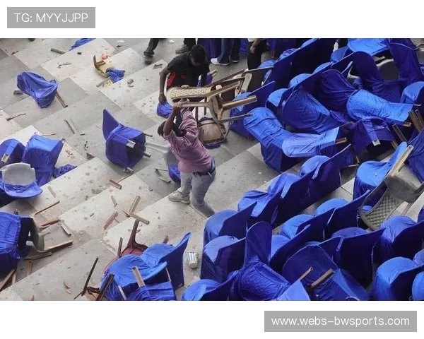 球迷冲突事件致比赛中断,安保加强措施落地