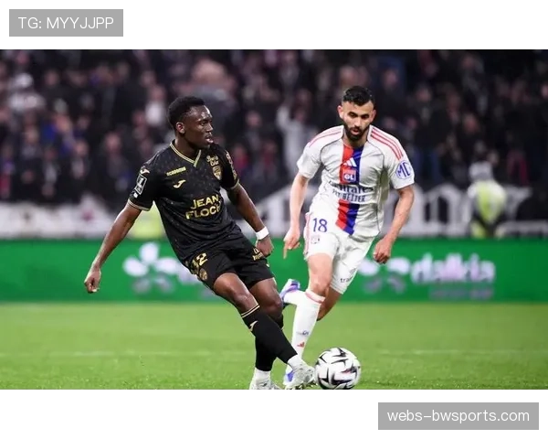 洛里昂主场2-0完胜马赛，终结连续三轮不胜颓势